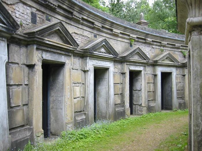 Highgate Cemetery, an alternative to the pyramid plan